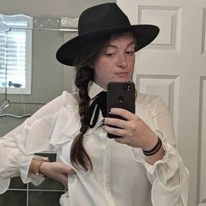 Meet your Posher, Candice